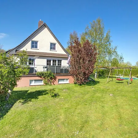 Appartamento Ruegenferienhaus Gartenwohnung Schaprode