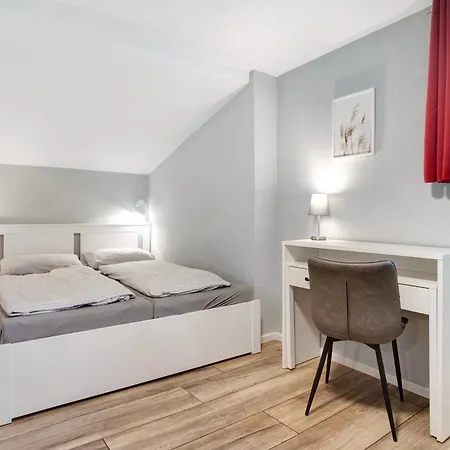 Ruegenferienhaus Gartenwohnung Appartamento *